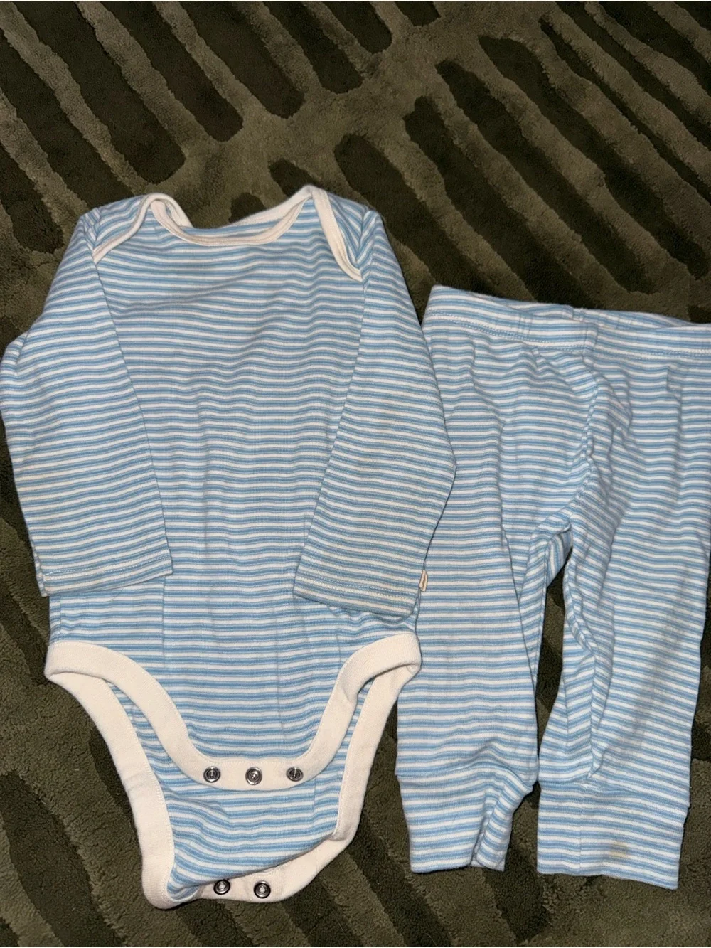6-9 and 6-12 Months - Fall winter outfits - Boy- GAP, Carter’s, Children’s Place